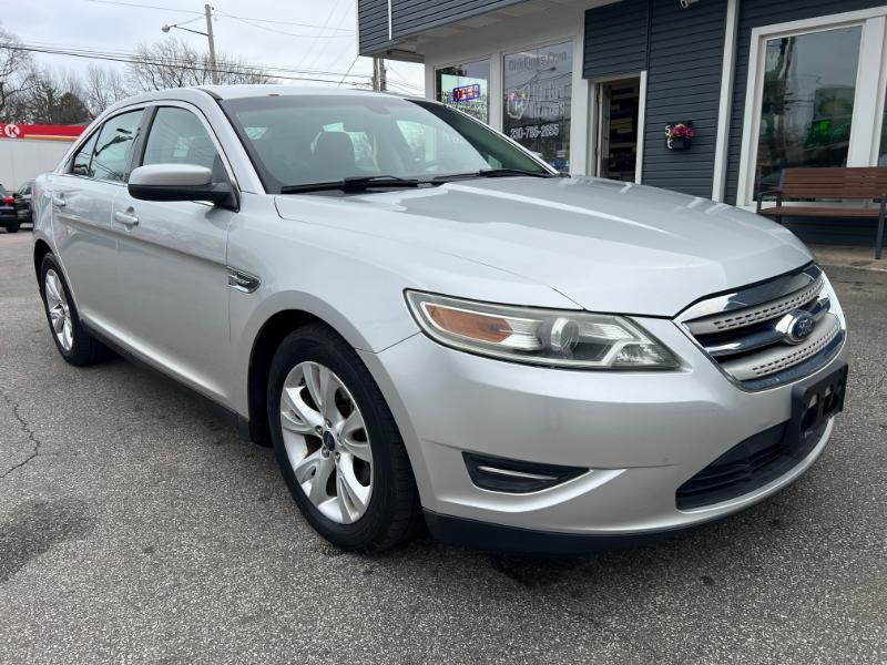 Ford Taurus SEL FWD 2011