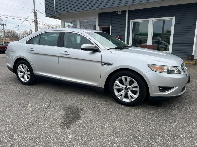 Ford Taurus SEL FWD 2011