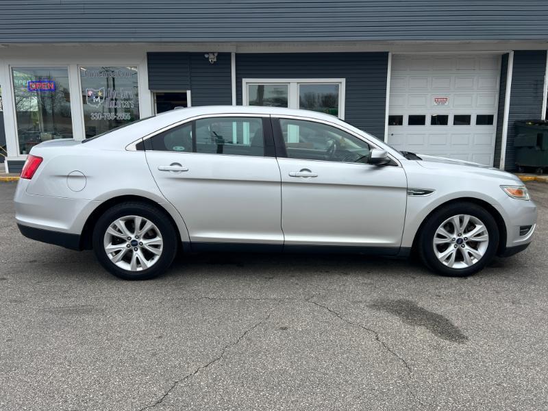 Ford Taurus SEL FWD 2011