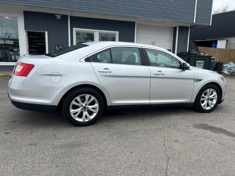 Ford Taurus SEL FWD 2011
