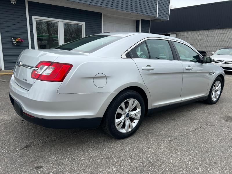 Ford Taurus SEL FWD 2011