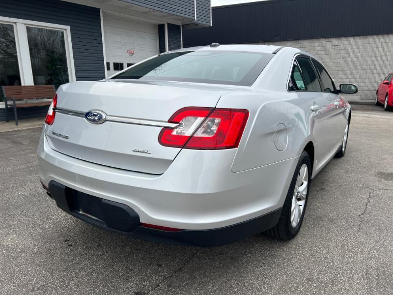 Ford Taurus SEL FWD 2011