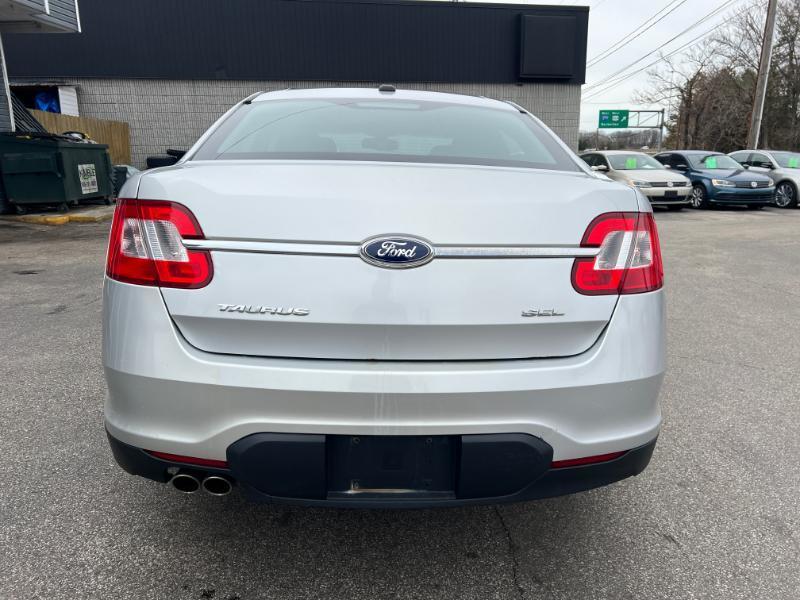 Ford Taurus SEL FWD 2011