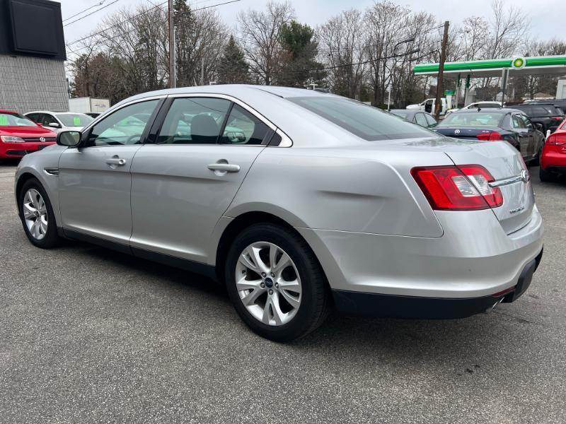 Ford Taurus SEL FWD 2011