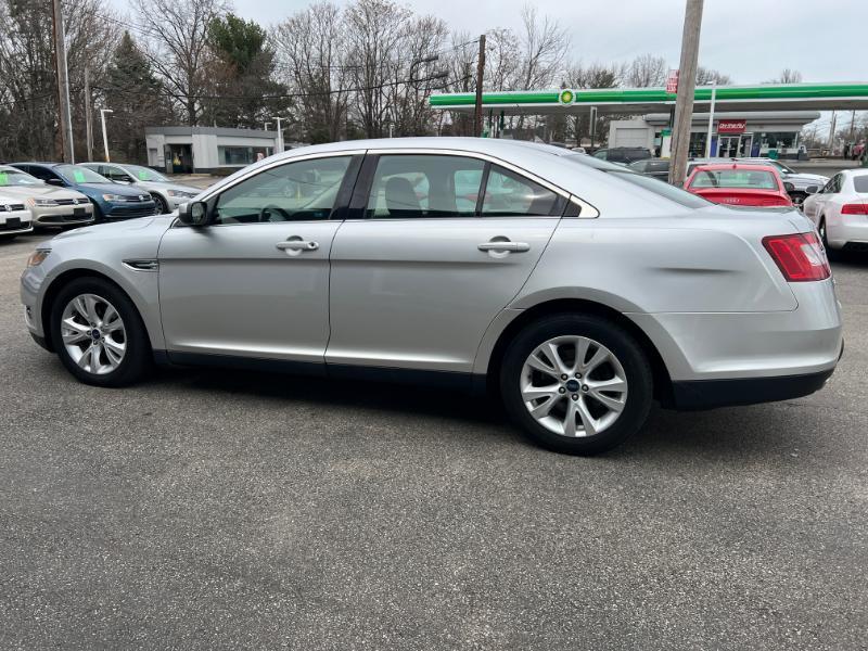 Ford Taurus SEL FWD 2011