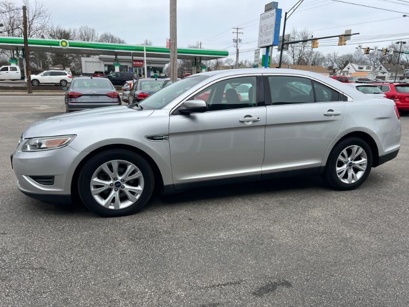 Ford Taurus SEL FWD 2011
