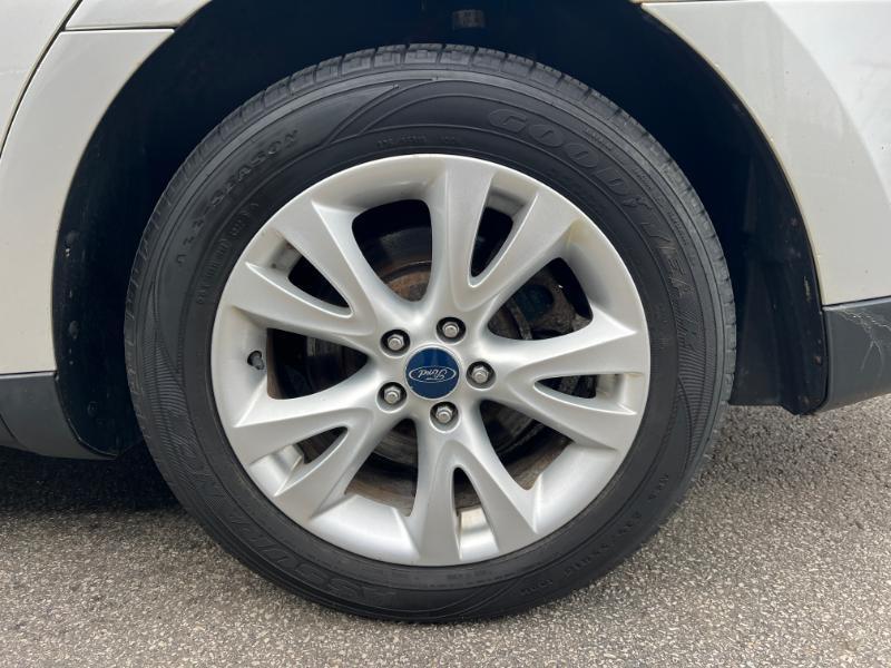 Ford Taurus SEL FWD 2011