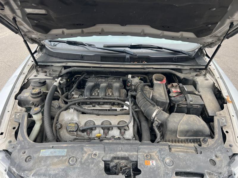 Ford Taurus SEL FWD 2011