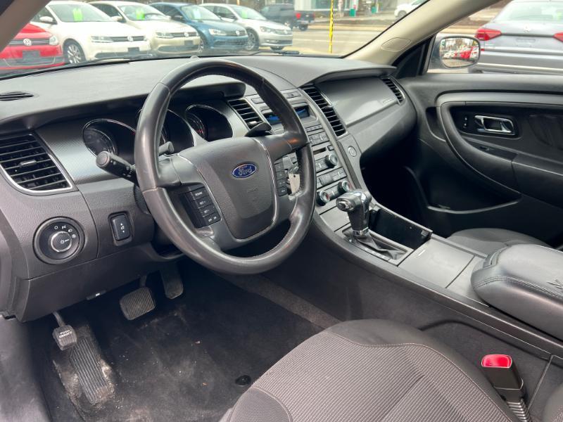 Ford Taurus SEL FWD 2011