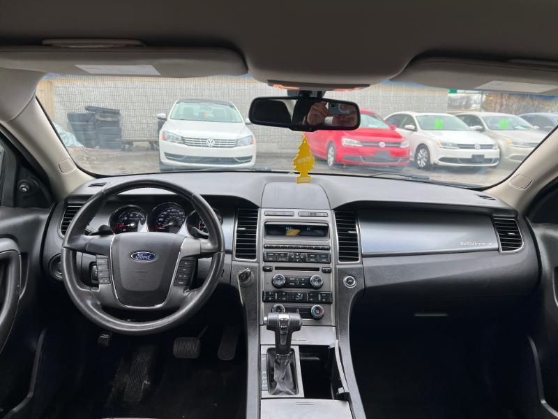 Ford Taurus SEL FWD 2011