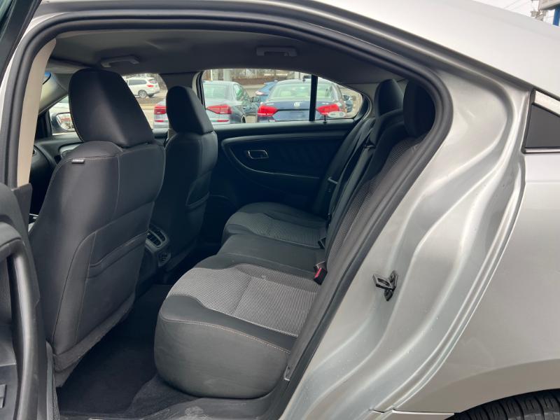 Ford Taurus SEL FWD 2011