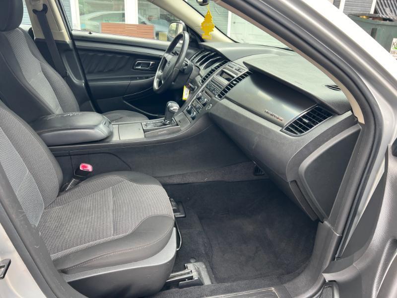 Ford Taurus SEL FWD 2011