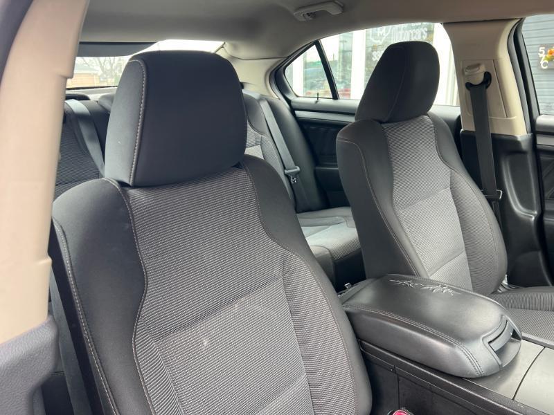 Ford Taurus SEL FWD 2011