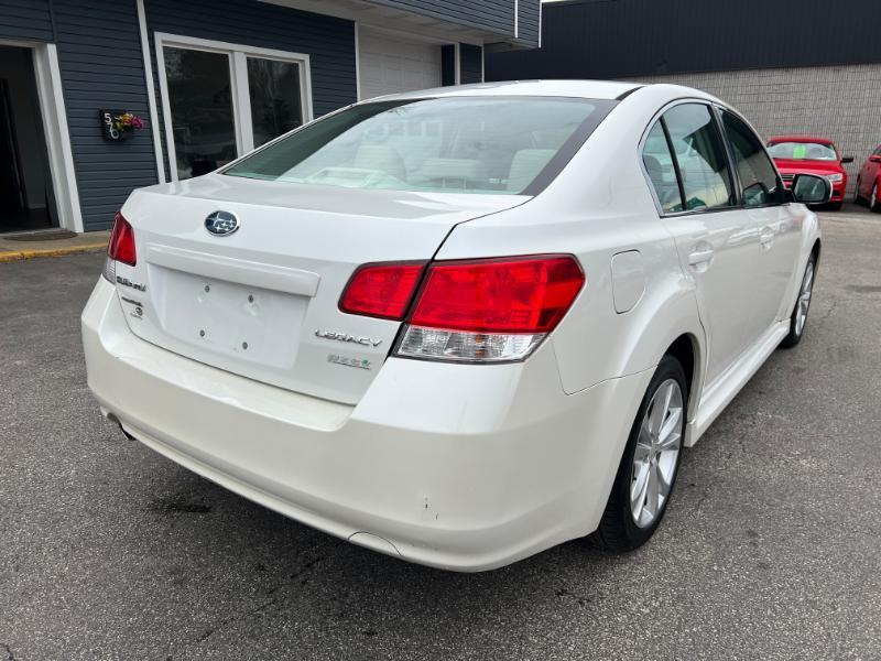 Subaru Legacy 2.5i Premium 2013