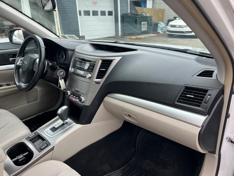 Subaru Legacy 2.5i Premium 2013