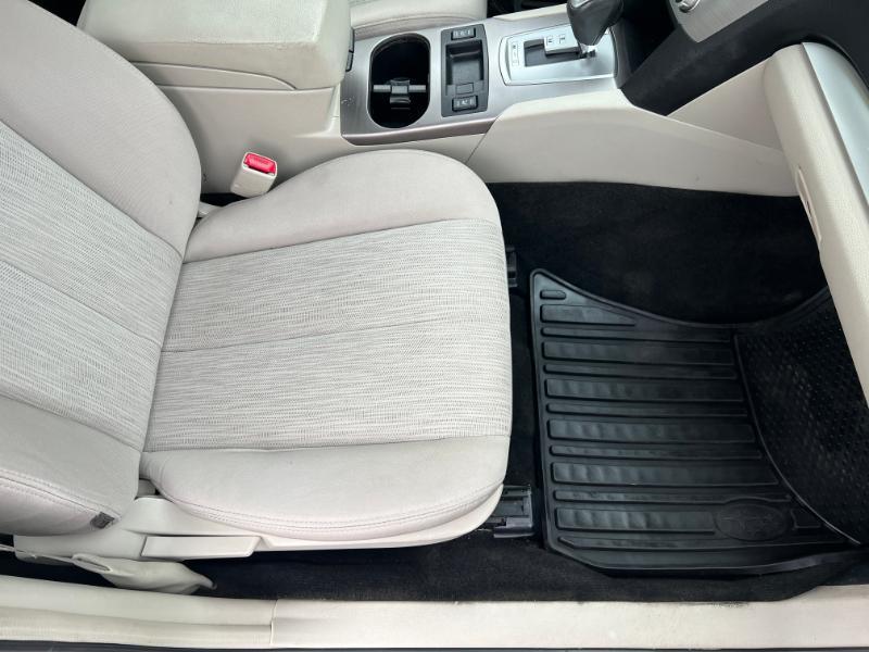 Subaru Legacy 2.5i Premium 2013