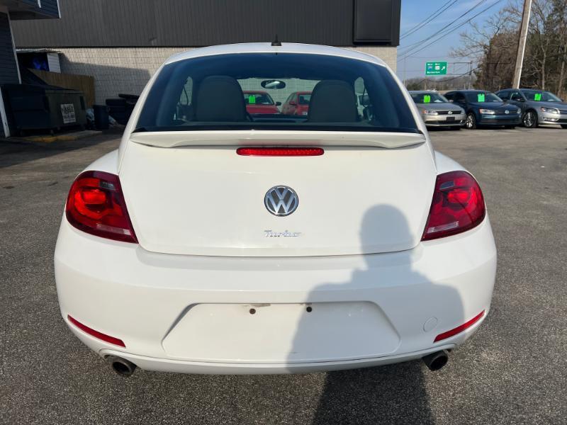 Volkswagen Beetle 2.0T Turbo 2012