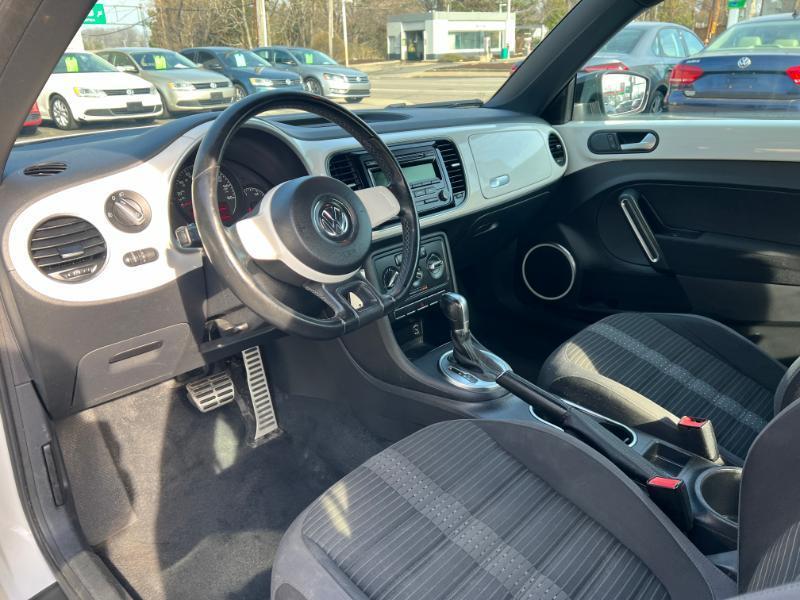 Volkswagen Beetle 2.0T Turbo 2012