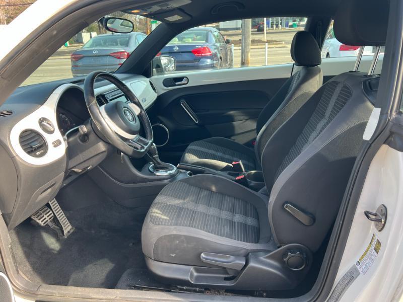 Volkswagen Beetle 2.0T Turbo 2012