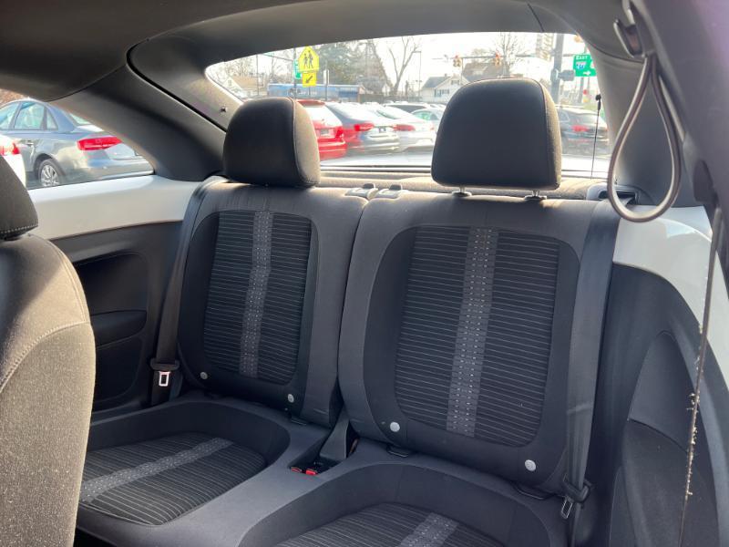 Volkswagen Beetle 2.0T Turbo 2012