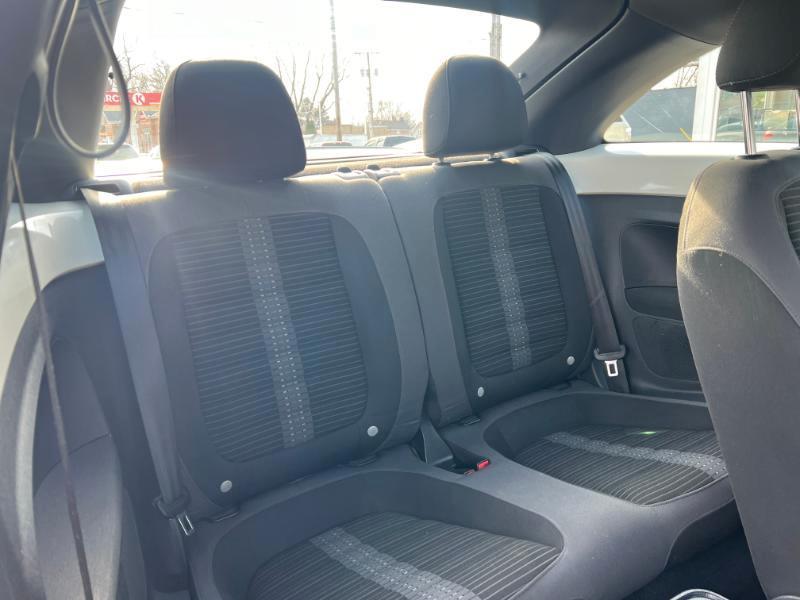 Volkswagen Beetle 2.0T Turbo 2012