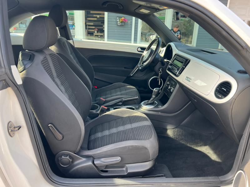 Volkswagen Beetle 2.0T Turbo 2012