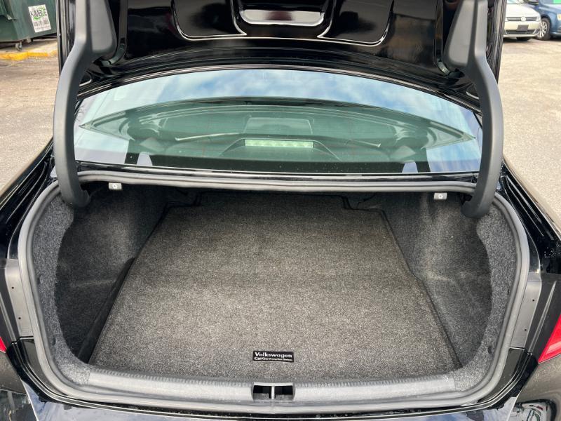 Volkswagen Passat 1.8T SEL Premium AT 2014