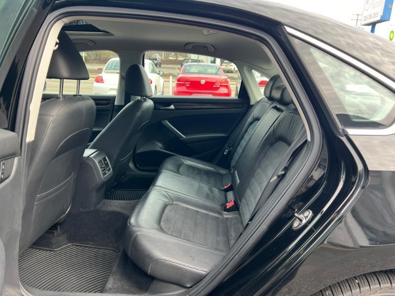 Volkswagen Passat 1.8T SEL Premium AT 2014