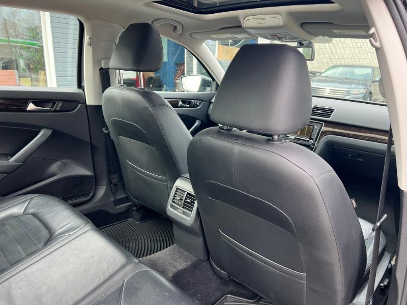 Volkswagen Passat 1.8T SEL Premium AT 2014