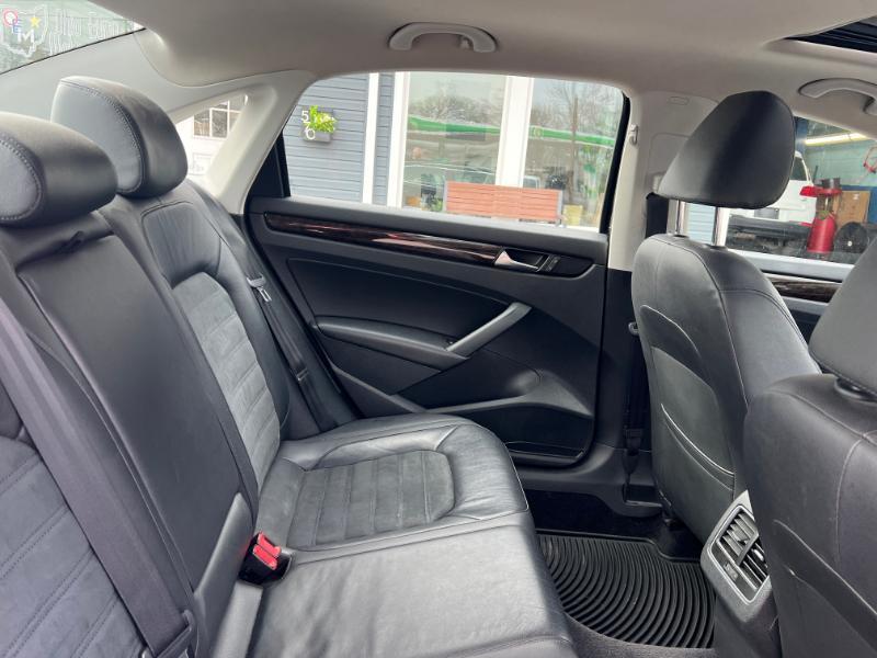 Volkswagen Passat 1.8T SEL Premium AT 2014