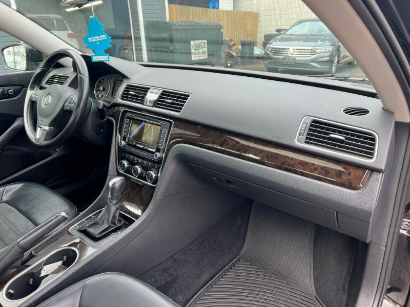 Volkswagen Passat 1.8T SEL Premium AT 2014