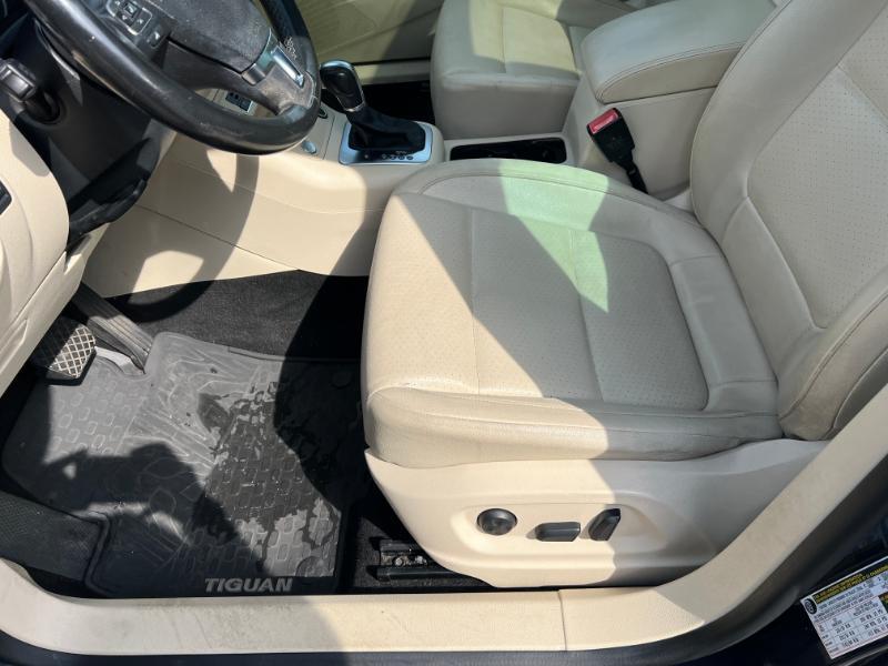 Volkswagen Tiguan SE 2016