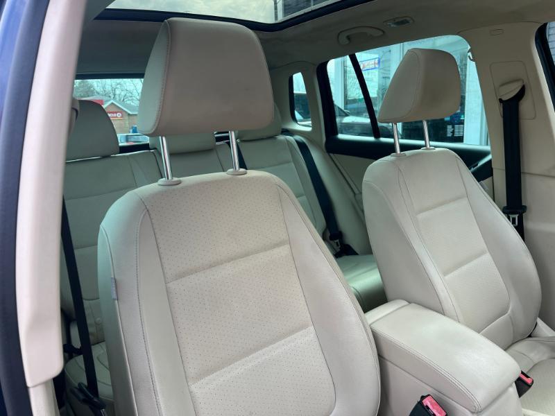 Volkswagen Tiguan SE 2016