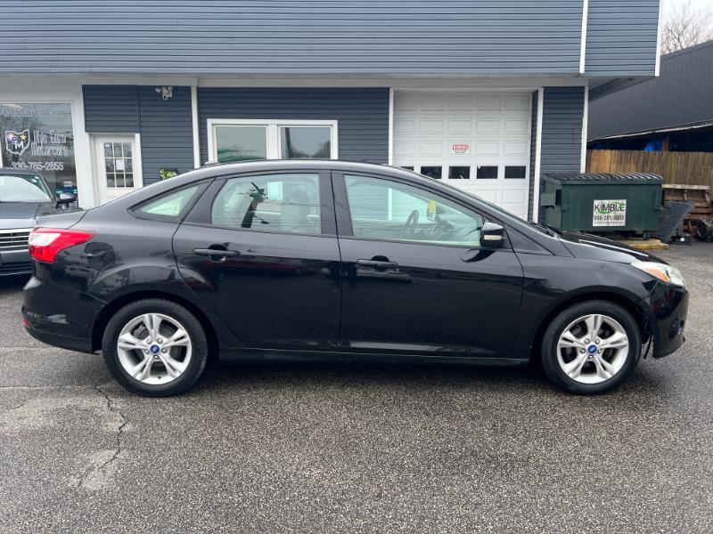 Ford Focus SE Sedan 2013