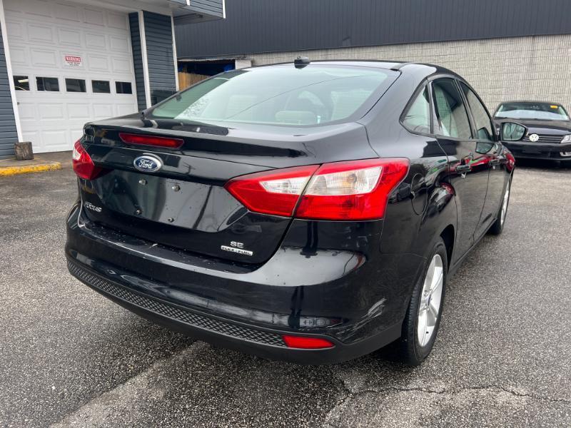 Ford Focus SE Sedan 2013