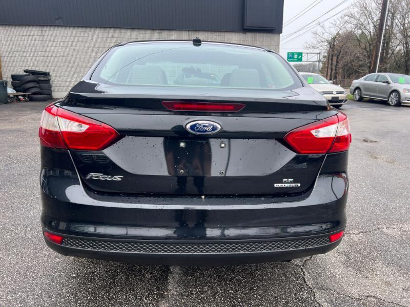 Ford Focus SE Sedan 2013