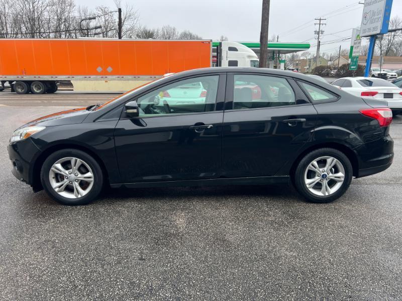 Ford Focus SE Sedan 2013