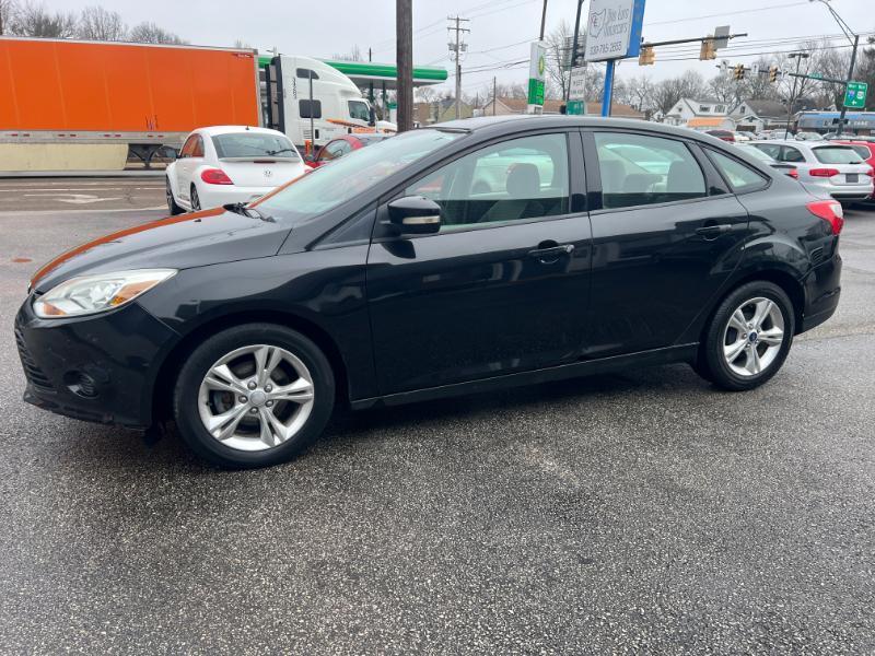 Ford Focus SE Sedan 2013