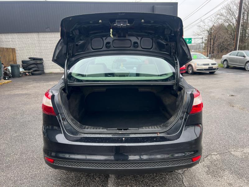 Ford Focus SE Sedan 2013