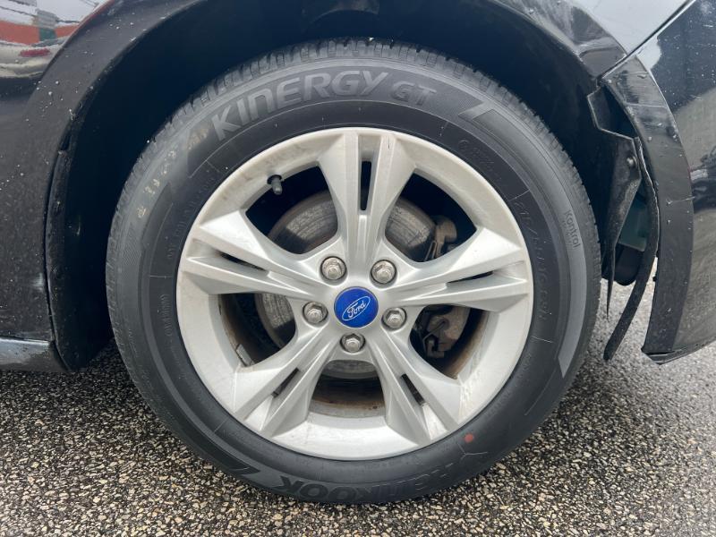 Ford Focus SE Sedan 2013