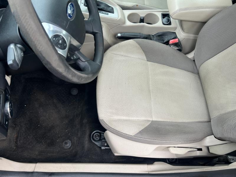 Ford Focus SE Sedan 2013