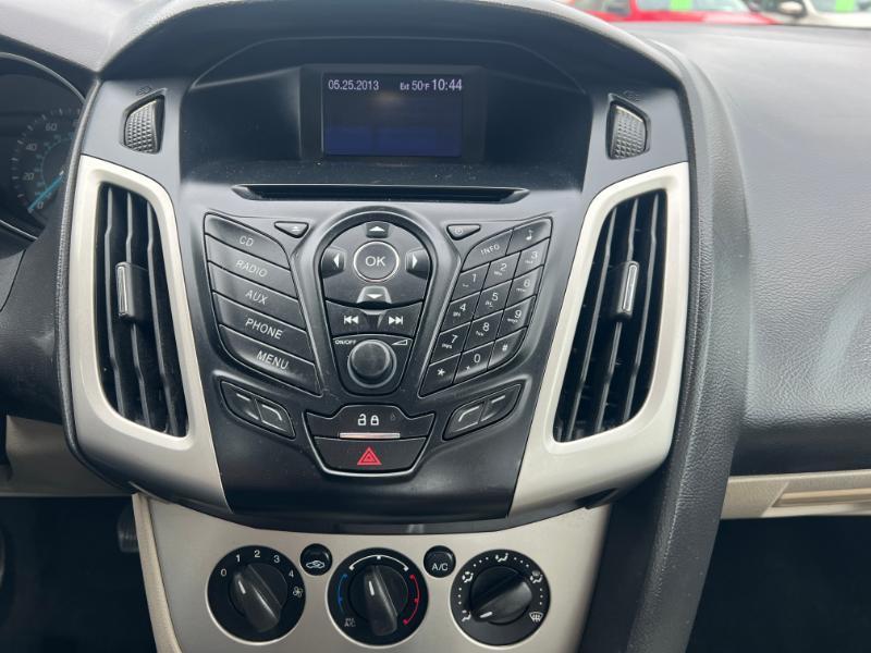 Ford Focus SE Sedan 2013