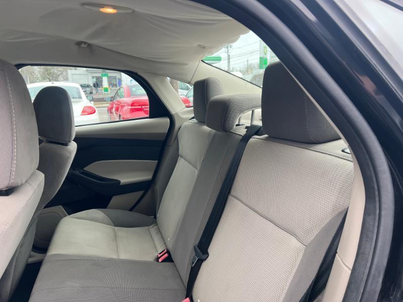 Ford Focus SE Sedan 2013