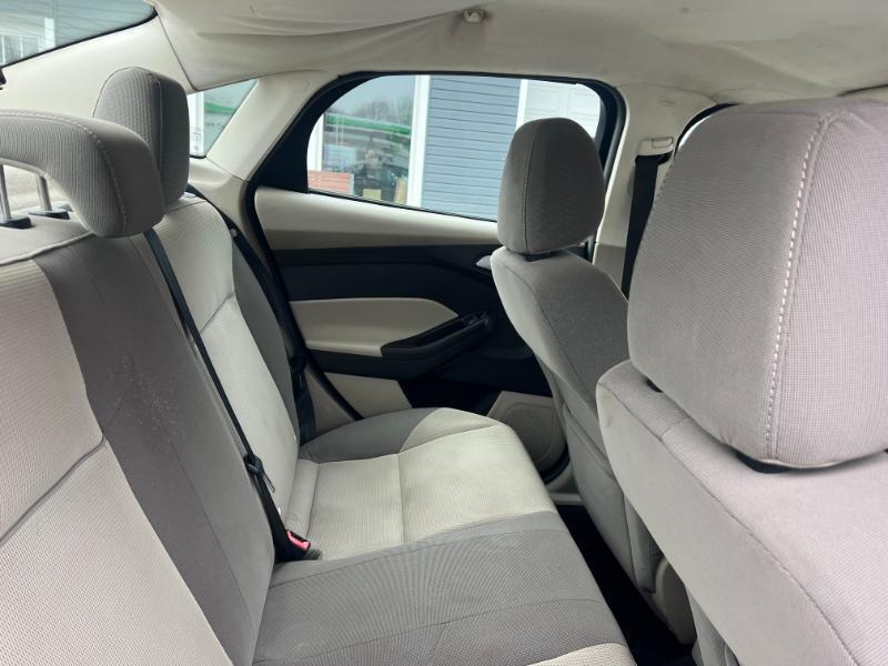 Ford Focus SE Sedan 2013