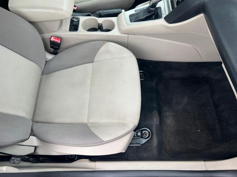 Ford Focus SE Sedan 2013