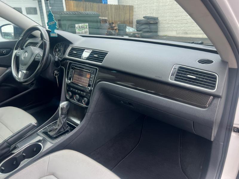 Volkswagen Passat SE 6A 2015