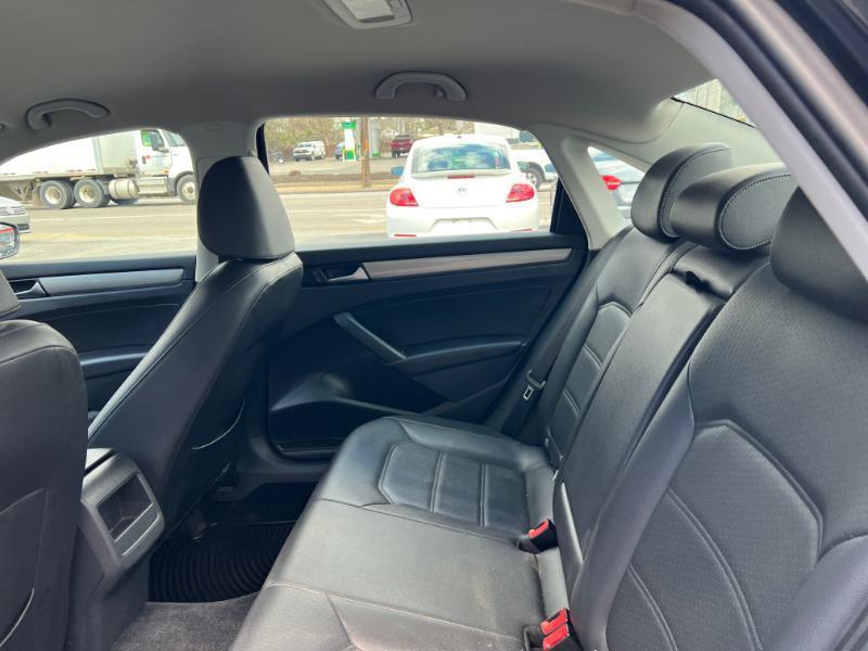 Volkswagen Passat 1.8T Wolfsburg AT 2014