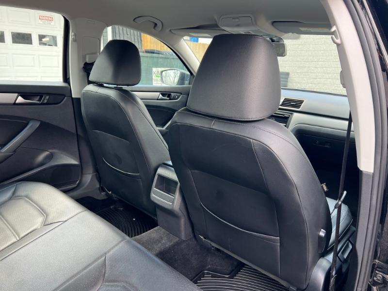 Volkswagen Passat 1.8T Wolfsburg AT 2014