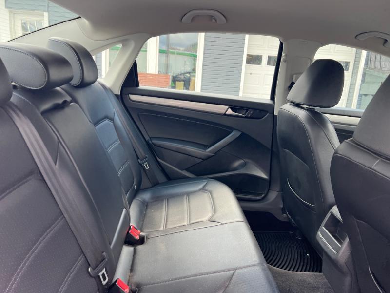 Volkswagen Passat 1.8T Wolfsburg AT 2014