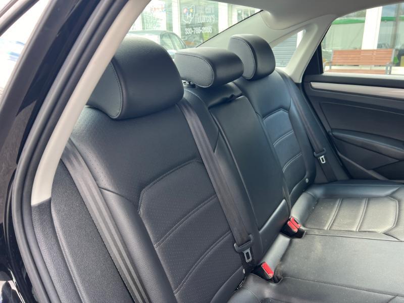 Volkswagen Passat 1.8T Wolfsburg AT 2014